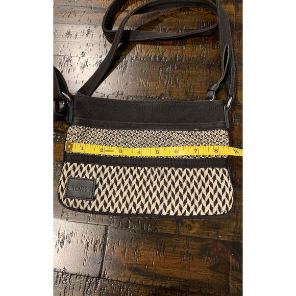 TOMS Ikat Crossbody Bag - Picture 8 of 9